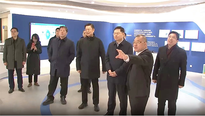 青島市委副書記、市長趙豪志調(diào)研青源峰達(dá)太赫茲關(guān)鍵技術(shù)研發(fā)和科技成果轉(zhuǎn)化工作